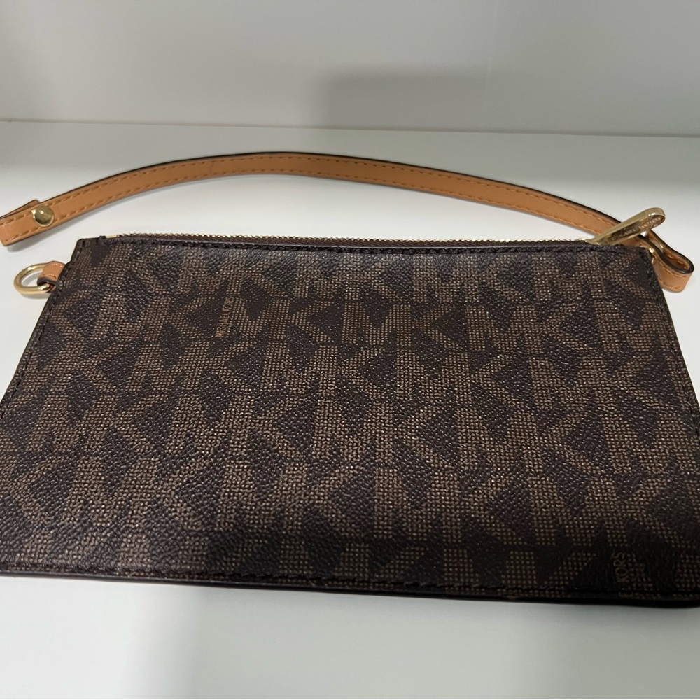 Michael Kors Brown Wristlet, wallet or insert - Picture 2 of 11